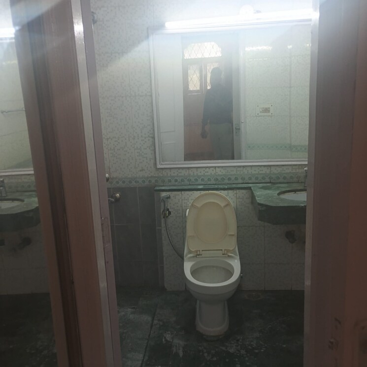 Bathroom, eros-garden-villas 2 Bedroom 1150 Sq.Ft. Builder Floor In Charmwood Village Faridabad 8851133