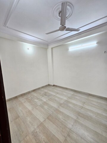 Room in 3 BHK Builder Floor at Chattarpur – for Rent