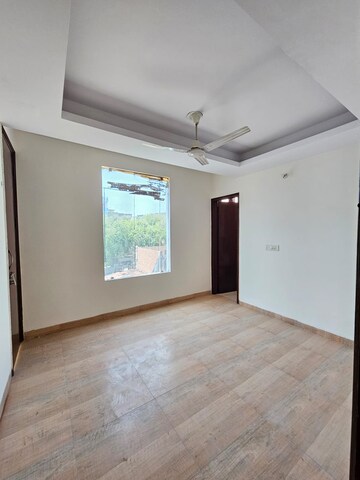 Room in 3 BHK Builder Floor at Chattarpur – for Rent