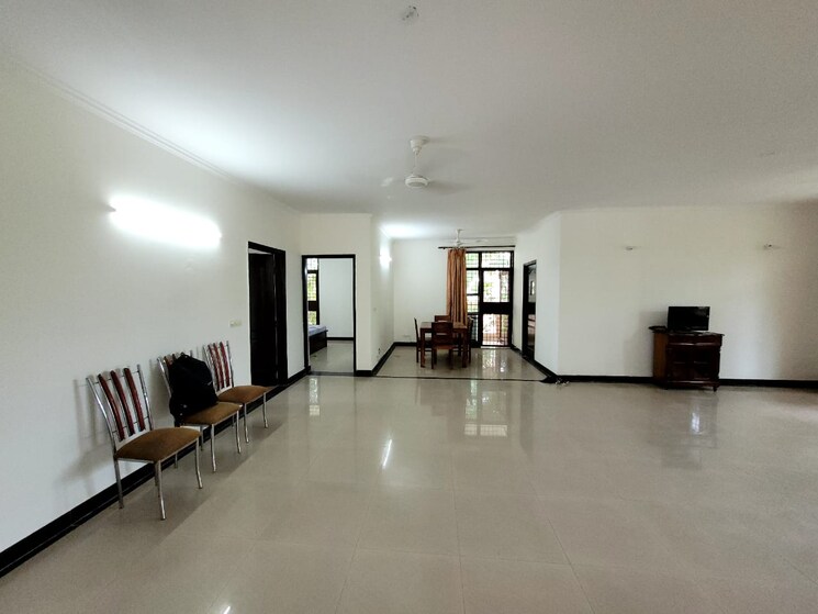 Living Room, palam-vihar-residents-association 3 Bedroom 4600 Sq.Ft. Builder Floor In Palam Vihar Gurgaon 8851145