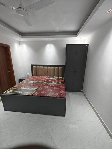 Bedroom in Studio Builder Floor at Sector 43 – for Rent