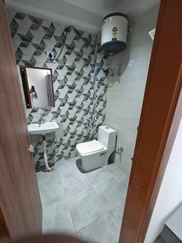 Bathroom in Studio Builder Floor at Sector 43 – for Rent