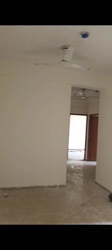 Room in 2.5 BHK Apartment at Mahagun Mywoods, Sector 16c Greater Noida – for Rent