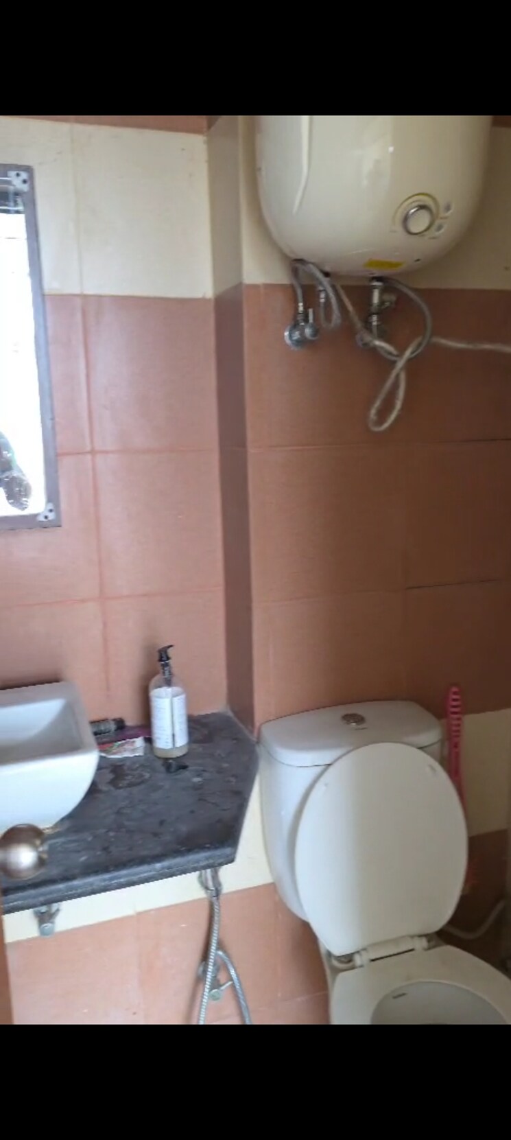 Bathroom, mahagun-mywoods 2.5 Bedroom 1110 Sq.Ft. Apartment In Sector 16c Greater Noida Greater Noida 8851159