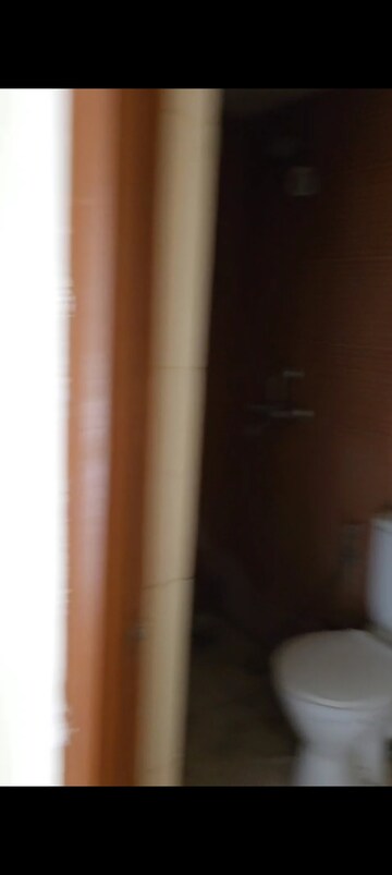 Furnished Amenities in 2.5 BHK Apartment at Mahagun Mywoods, Sector 16c Greater Noida – for Rent