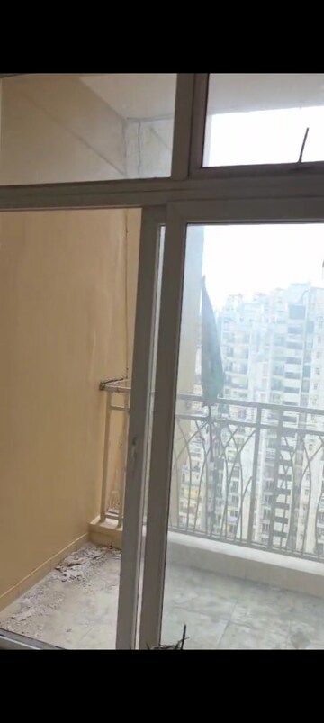 Staircase in 2.5 BHK Apartment at Mahagun Mywoods, Sector 16c Greater Noida – for Rent