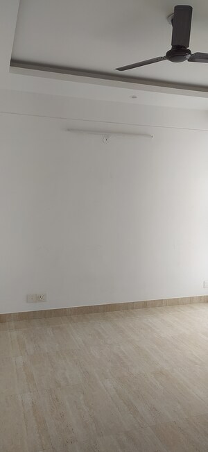 Room in 3 BHK Apartment at Sector 77 – for Sale