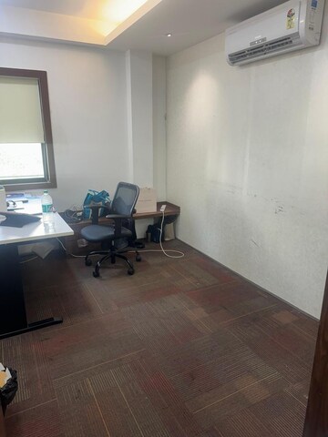 Room in  Office Space at Kakad Chambers, Worli – for Rent