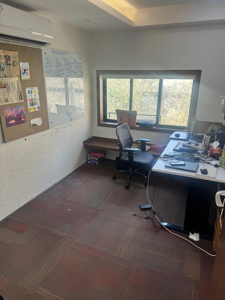 Team Area, kakad-chambers Commercial Office Space 2800 Sq.Ft. In Worli Mumbai 8851168