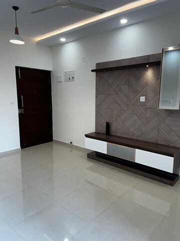 Room in 2 BHK Apartment at Prestige Finsbury Park Hyde, Bagaluru – for Rent