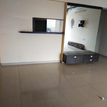 Furnished Amenities in 2.5 BHK Apartment at Lokhandwala Infrastructure Fountain Heights, Lokhandwala – for Rent
