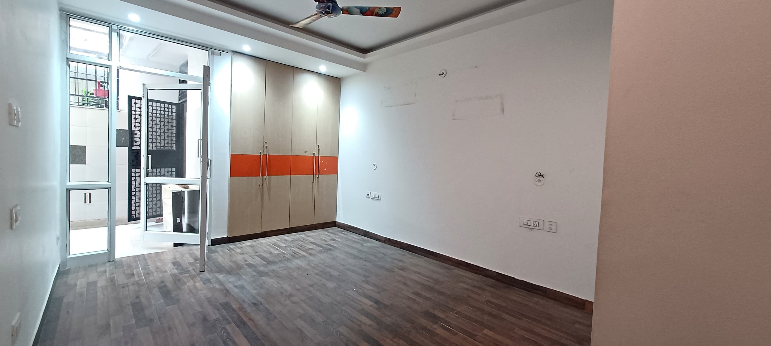 3.5 BHK + Servant Room Builder Floor For Rent in M2K Symphony Floors