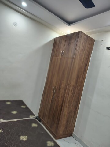 Furnished Amenities in 3 BHK Builder Floor at Dwarka Mor – for Rent