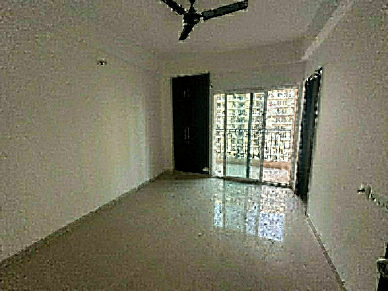 3 BHK + Servant Room Apartment For Rent in Gulmohur Garden