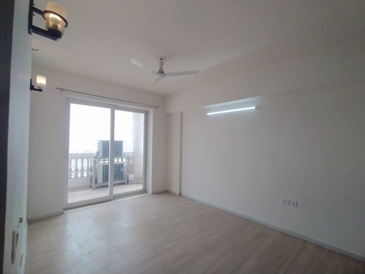 Room, dlf-regal-gardens 3 Bedroom 1726 Sq.Ft. Apartment In Sector 90 Gurgaon 7690458