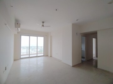 Room in 3 BHK Apartment at DLF Regal Gardens, Sector 90 – for Sale