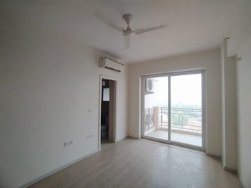 3 BHK Apartment For Sale in DLF Regal Gardens, Sector 90