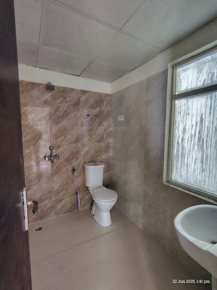 Bathroom, amrapali-enchante 2 Bedroom 850 Sq.Ft. Apartment In Tech Zone 4 Greater Noida Greater Noida 8851251