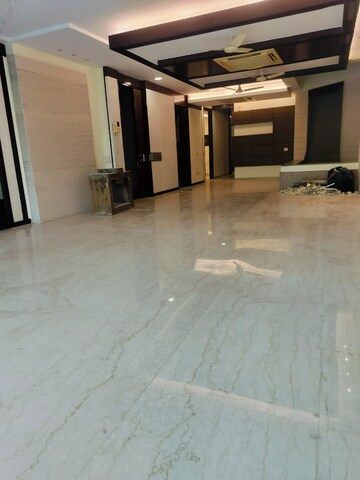 Room in 4 BHK Apartment at Boutique Residential Apartments A 3 2, Vasant Vihar – for Rent