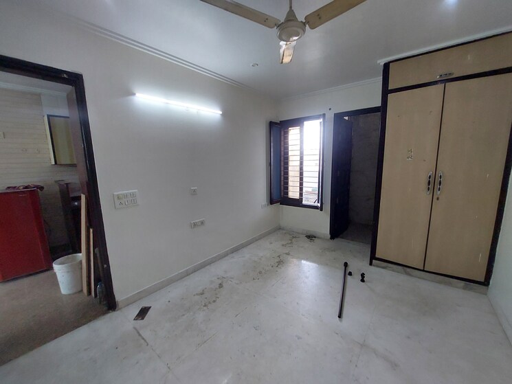 Bedroom, gujranwala town 4 Bedroom 225 Sq.Yd. Builder Floor In Gujranwala Town Delhi 8851284