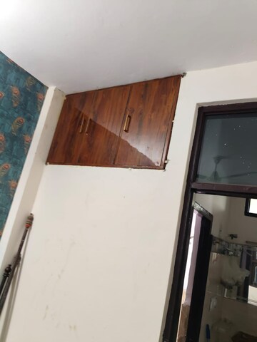 Furnished Amenities in 2 BHK Builder Floor at Dwarka Mor – for Rent