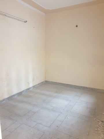 Room in 3 BHK Independent House at Sector 19 – for Rent