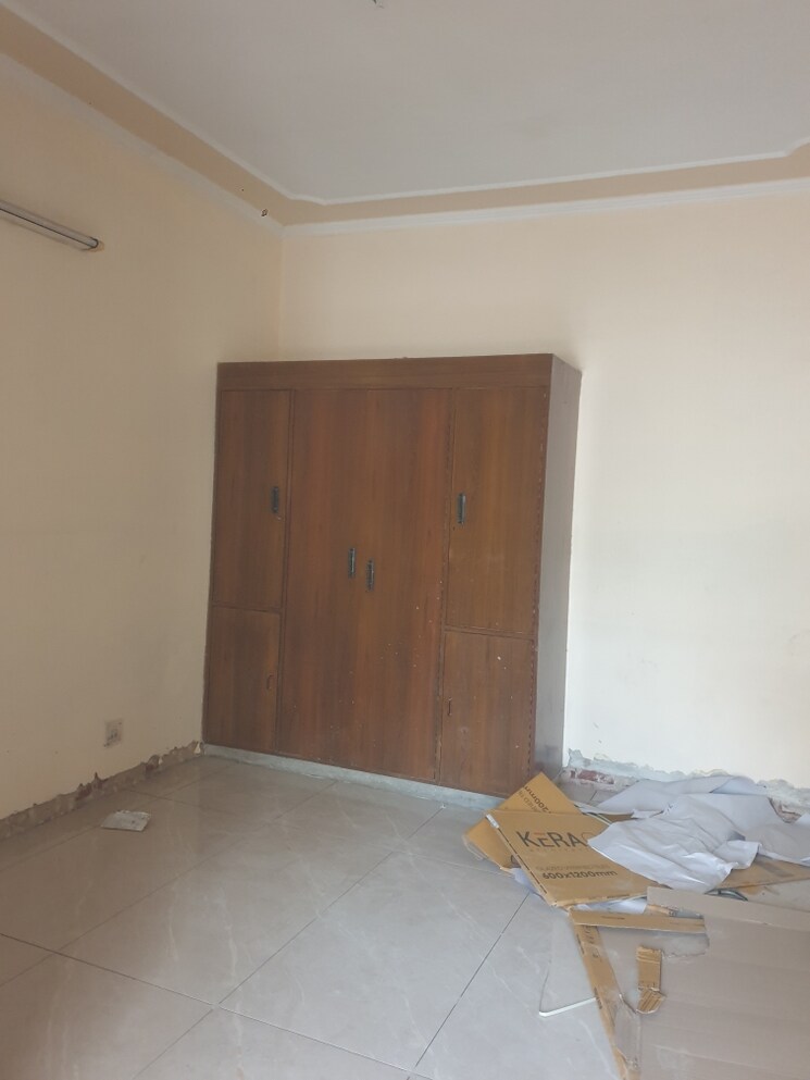 Room, sector 19 3 Bedroom 1850 Sq.Ft. Independent House In Sector 19 Faridabad 8851334