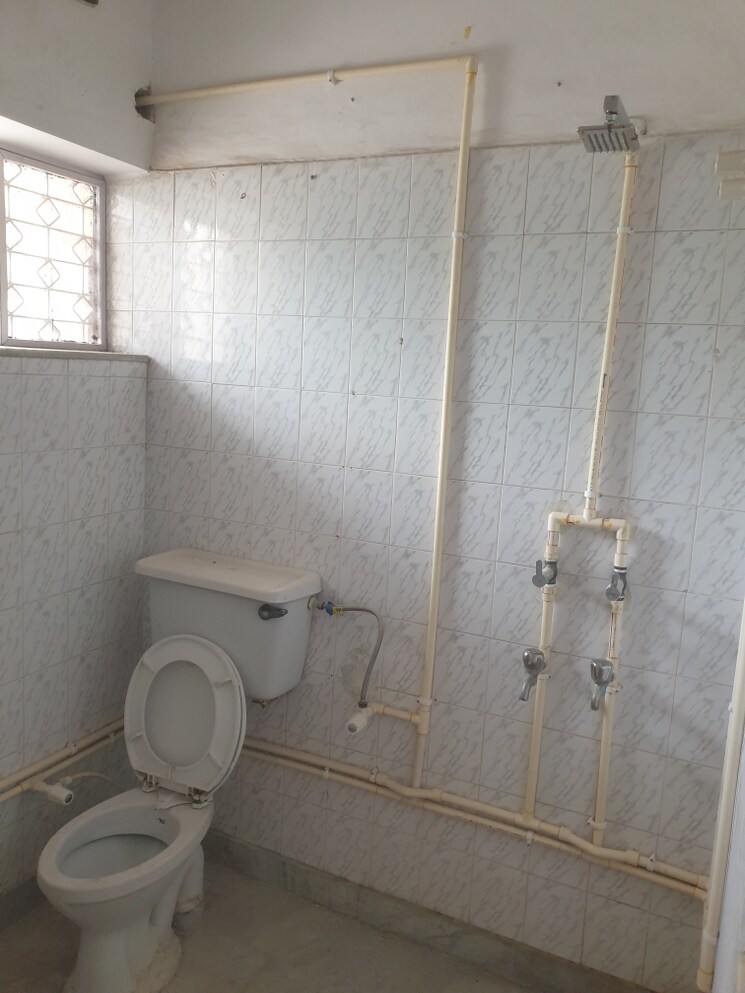 Bathroom, sector 19 3 Bedroom 1850 Sq.Ft. Independent House In Sector 19 Faridabad 8851334