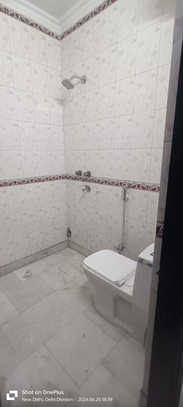 Bathroom in  Pg at South Extension – for Rent