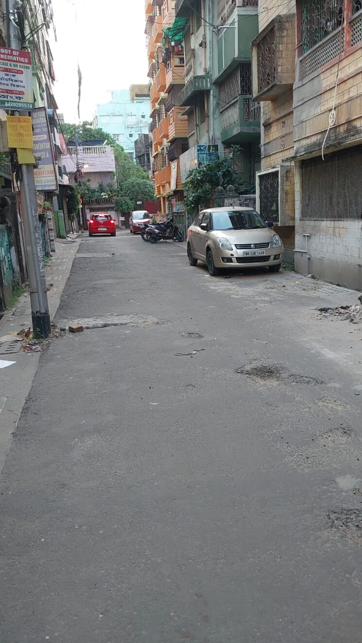  Parking, motijheel 2 Bedroom 1070 Sq.Ft. Builder Floor In Motijheel Kolkata 8851341