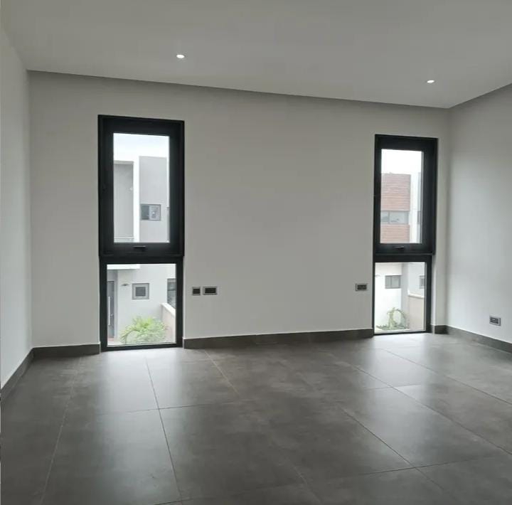 2.5 BHK + Pooja Room,Extra Room Builder Floor For Sale in Building Floor 