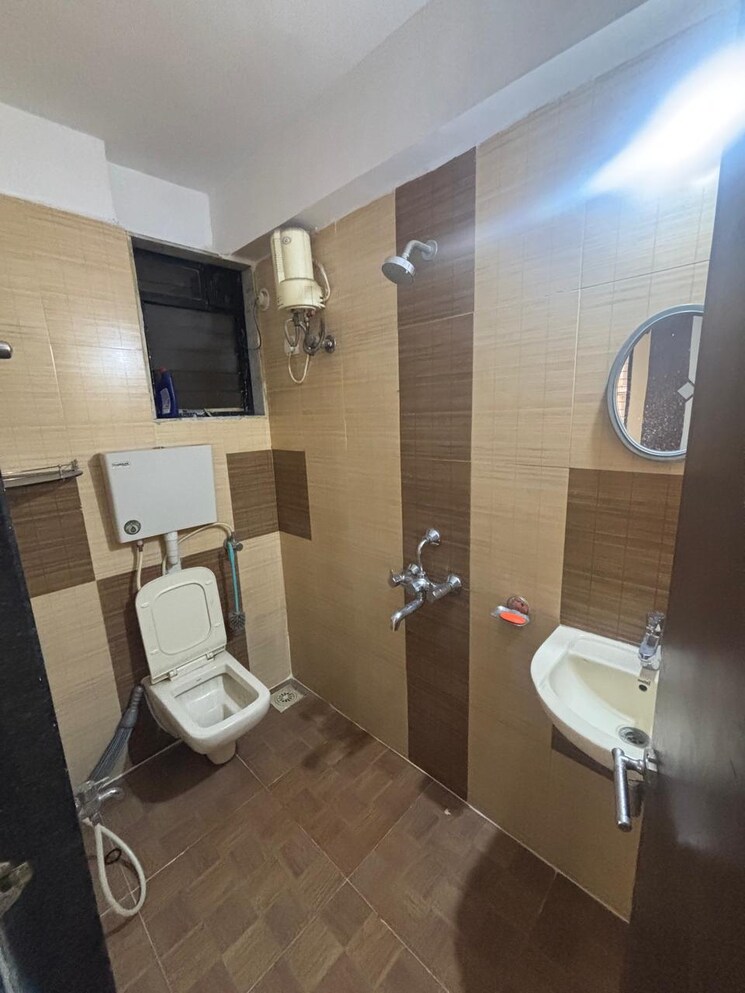 Bathroom, devkrupa-patel-paradise 3 Bedroom 1550 Sq.Ft. Apartment In Kharghar Navi Mumbai 8851353