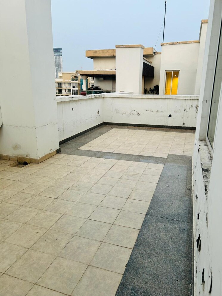 Terrace, emaar-palm-terraces-select 4 Bedroom 2410 Sq.Ft. Apartment In Sector 66 Gurgaon 8851358