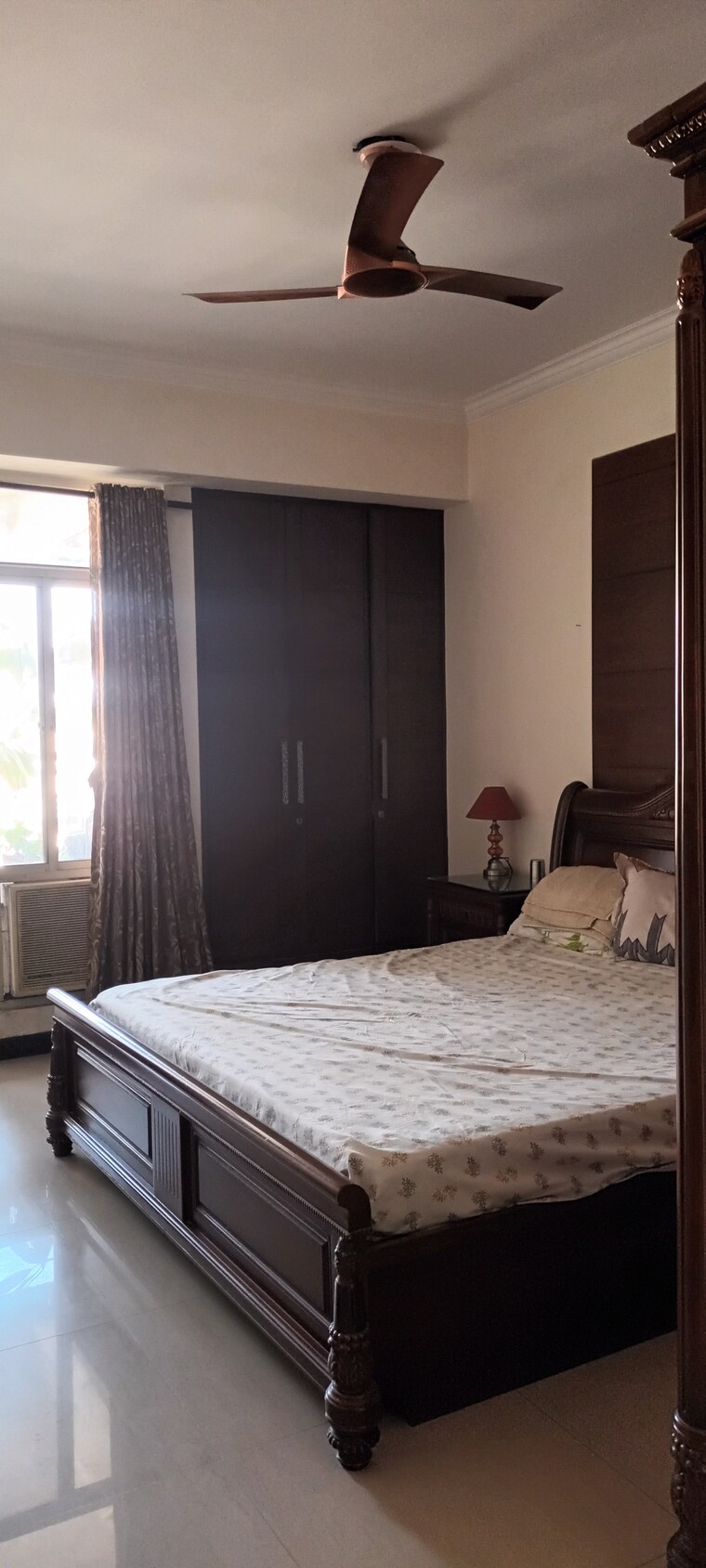 Master Bedroom, gulshan-emerald-heights 3 Bedroom 2043 Sq.Ft. Apartment In Vaishali Sector 7 Ghaziabad 8851385