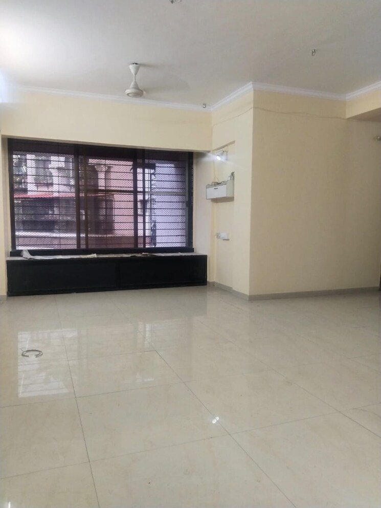 Living Room, concrete-sai-swar 3 Bedroom 1500 Sq.Ft. Apartment In Kharghar Navi Mumbai 8851383