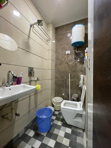 Master Bedroom in 2 BHK Builder Floor at Dwarka Mor – for Rent