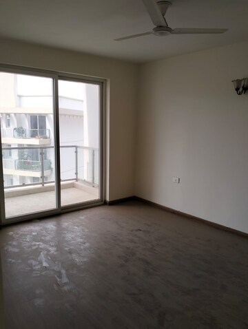 Room in 4 BHK Apartment at Emaar Palm Terraces Select, Sector 66 – for Sale