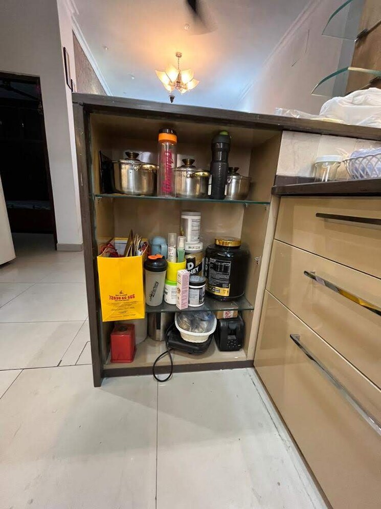 Kitchen, rajouri garden 3 Bedroom 200 Sq.Yd. Builder Floor In Rajouri Garden Delhi 8851425