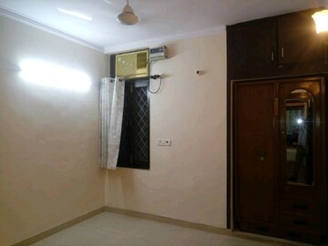 Room in 2 BHK Apartment at Janakpuri – for Rent