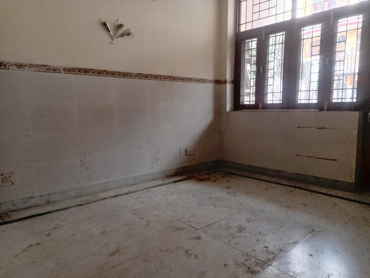 Room, sector 48 2 Bedroom 1100 Sq.Ft. Builder Floor In Sector 48 Noida 8851428