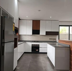 Kitchen in 2.5 BHK Builder Floor at Sector 37 – for Sale