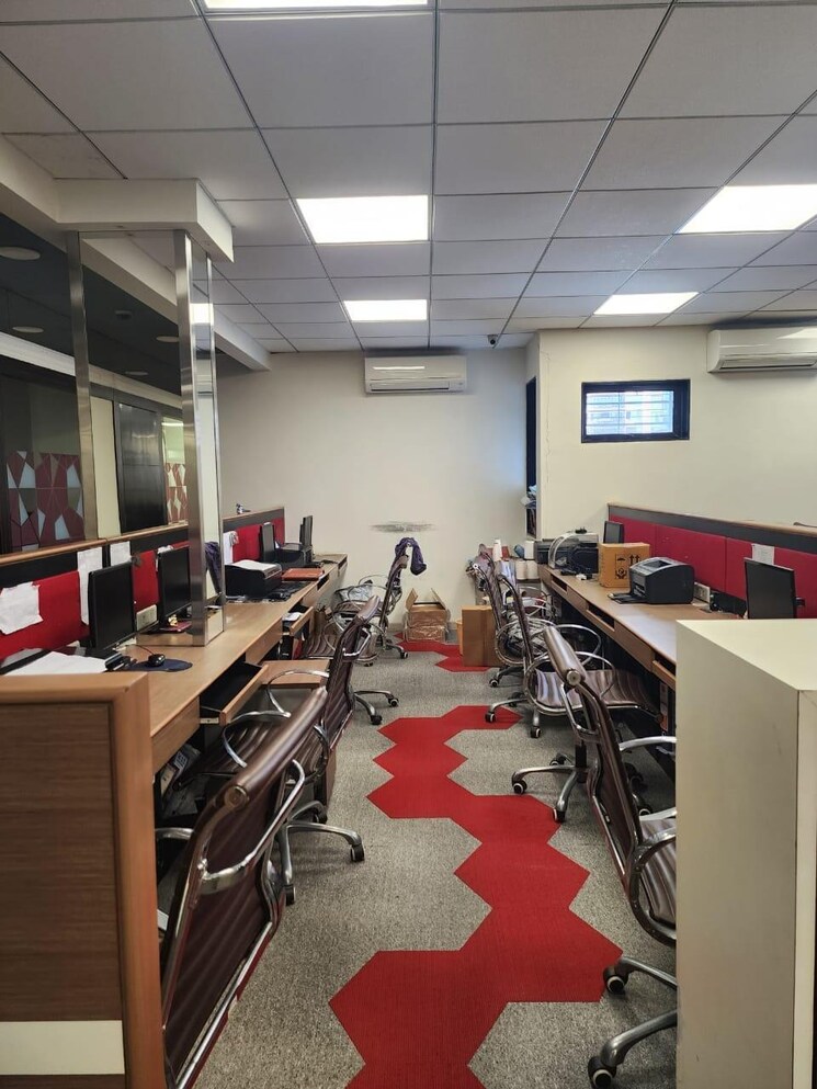 Team Area, peninsula-corporate-park Commercial Office Space 4360 Sq.Ft. In Lower Parel Mumbai 8851503