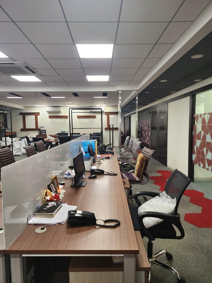  Parking, peninsula-corporate-park Commercial Office Space 4360 Sq.Ft. In Lower Parel Mumbai 8851503