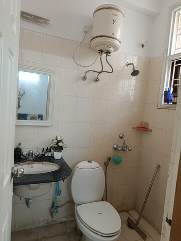 Bathroom in 2 BHK Builder Floor at SS The Lilac, Sector 49 – for Rent