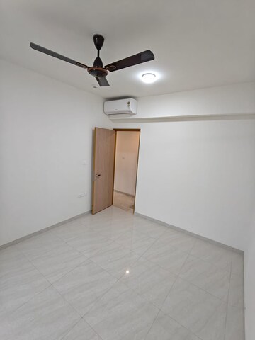 Room in 2 BHK Apartment at Lodha Casa Viva, Majiwada – for Rent
