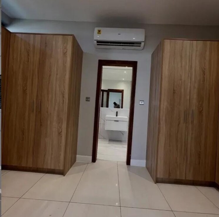 Room, sector 33 3 Bedroom 2520 Sq.Ft. Builder Floor In Sector 33 Faridabad 8851579