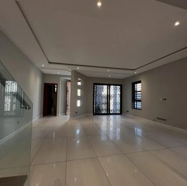 3 BHK + Pooja Room Builder Floor For Sale in Building Floor 