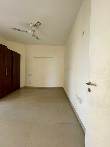 Room in 3 BHK Apartment at Sector 20 – for Rent