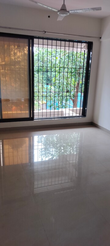 Room in 1.5 BHK Apartment at Sai Shivneri Apartment, Andheri West – for Rent