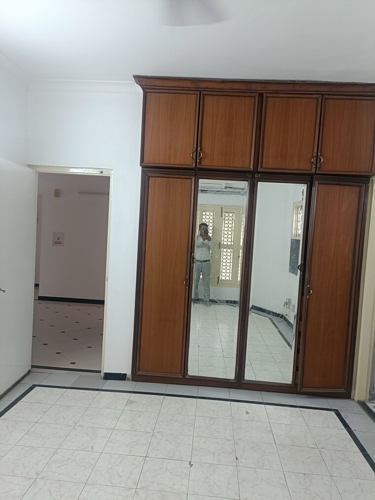 Room, sector 52 3 Bedroom 1250 Sq.Ft. Builder Floor In Sector 52 Gurgaon 8851681